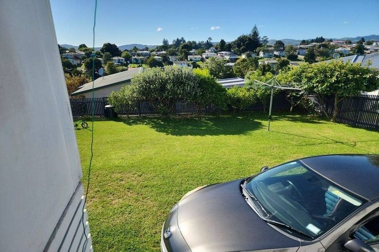 Photo of property in 1/22 Gladys Avenue, Glenfield, Auckland, 0629