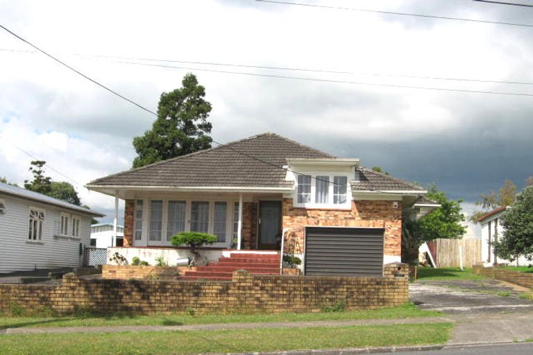 Photo of property in 154 Titirangi Road, New Lynn, Auckland, 0600