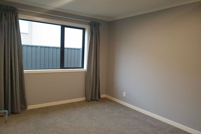 Photo of property in 27 Kaki Drive, Kenepuru, Porirua, 5022