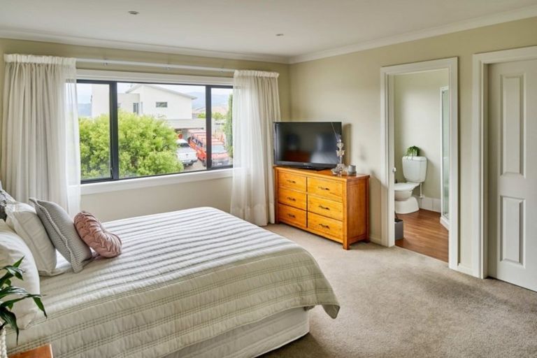 Photo of property in 14 Port Lane, Whitby, Porirua, 5024