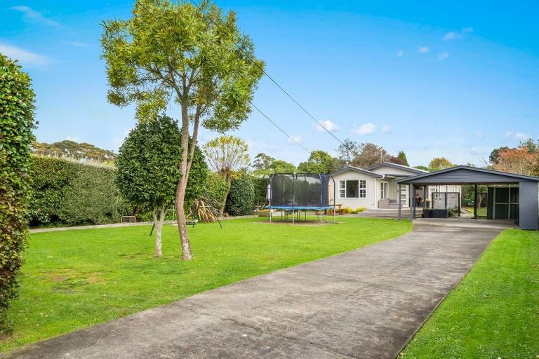 Photo of property in 22 Greenaway Road, Waikanae, 5036