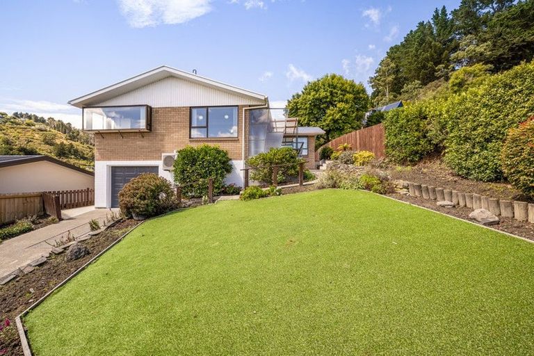 Photo of property in 1 Roseneath Place, Cashmere, Christchurch, 8022