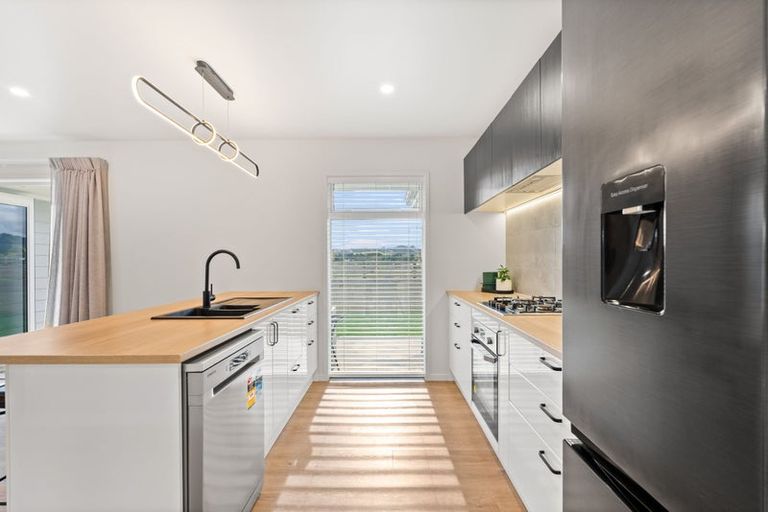 Photo of property in 23a Crepe Myrtle Street, Glenbervie, 0173