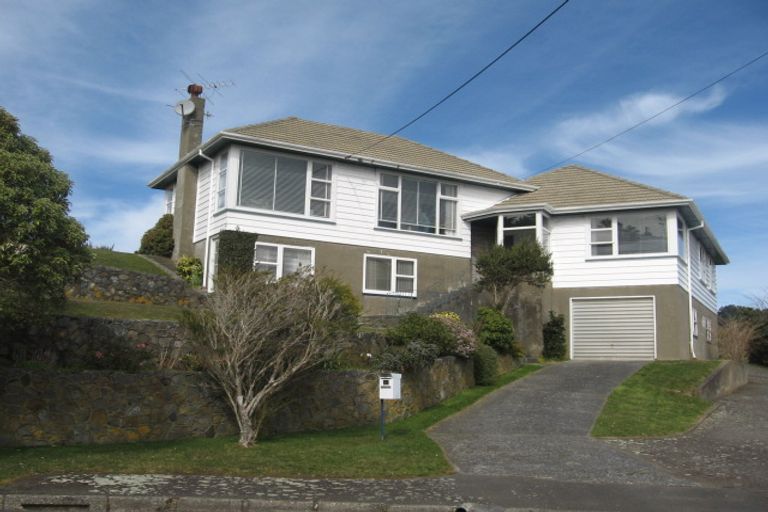 Photo of property in 43 Versailles Street, Karori, Wellington, 6012