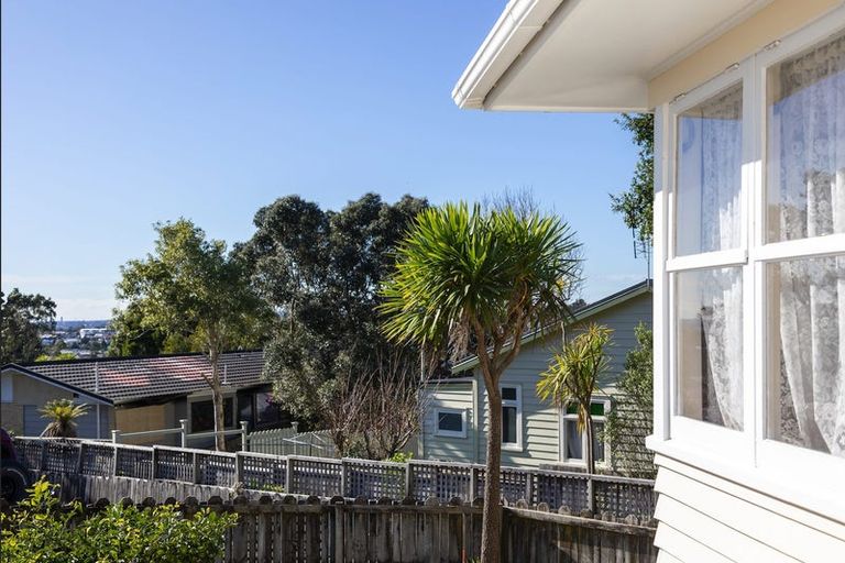 Photo of property in 47a Glengarry Road, Glen Eden, Auckland, 0602