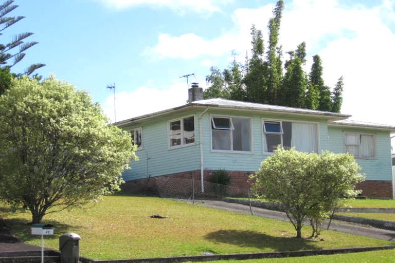 Photo of property in 44 Glendene Avenue, Glendene, Auckland, 0602