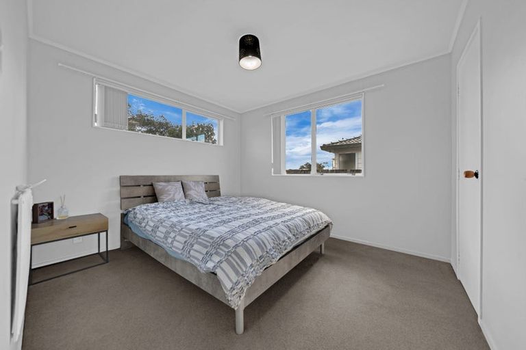 Photo of property in 2/10 Norrie Smith Avenue, Flat Bush, Auckland, 2023