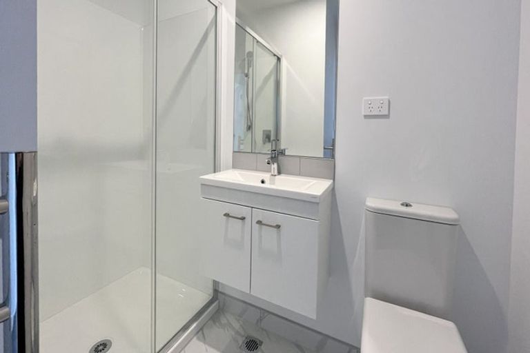 Photo of property in 3/3 Fairdale Place, Birkdale, Auckland, 0626