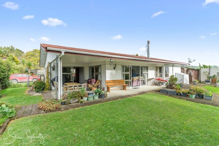 Photo of property in 7 Whaka Street, Maungaturoto, 0520