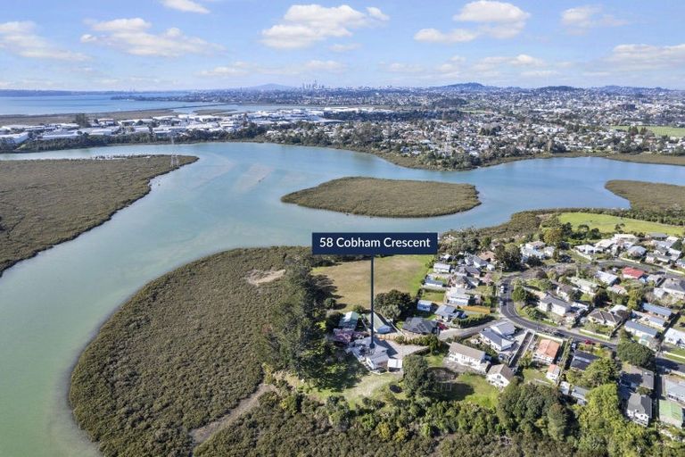 Photo of property in 58 Cobham Crescent, Kelston, Auckland, 0602