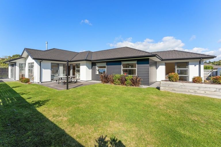 Photo of property in 18 Fernbrook Drive, Hurworth, New Plymouth, 4310