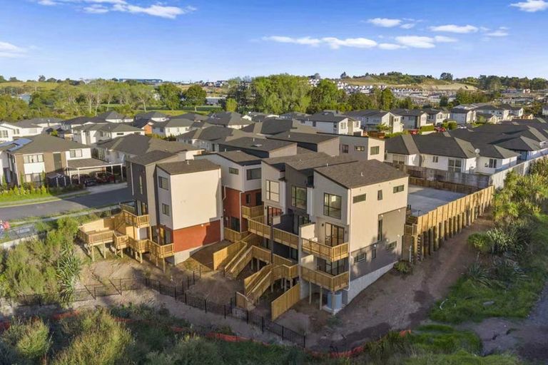 Photo of property in 28 Johns Creek Crescent, Silverdale, 0932