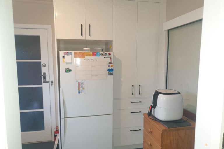 Photo of property in 2/90 Avenue Road, West End, Timaru, 7910