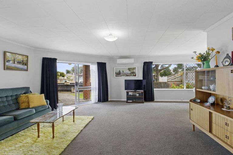 Photo of property in 52 Pine Avenue, Ebdentown, Upper Hutt, 5018