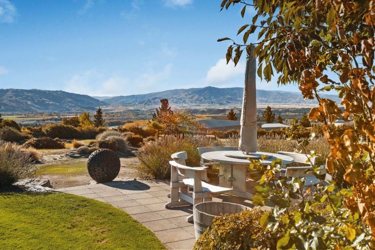 Photo of property in 10 Old Golf Course Road, Bridge Hill, Alexandra, 9320