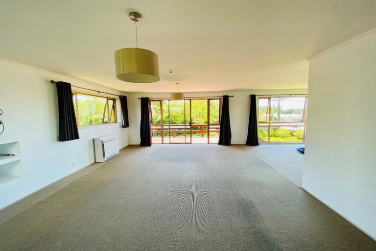 Photo of property in 2 Cowling Road, Hurdon, New Plymouth, 4310