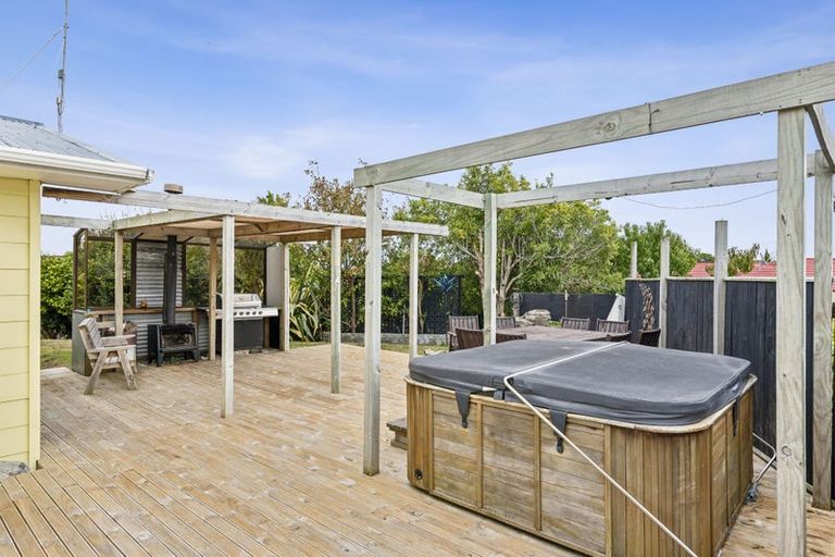 Photo of property in 108 Martin Road, Paraparaumu Beach, Paraparaumu, 5032