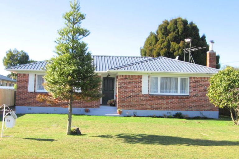 Photo of property in 39a Hill Crescent, Papakura, 2110