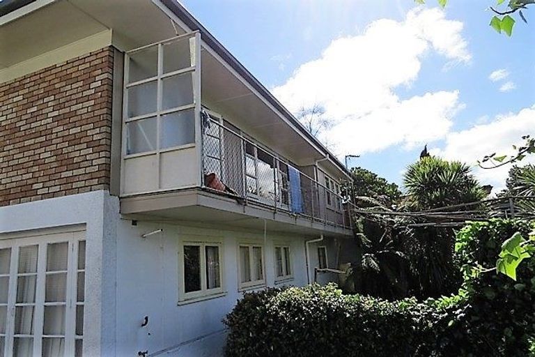 Photo of property in 30 Hillcrest Road, Hillcrest, Hamilton, 3216