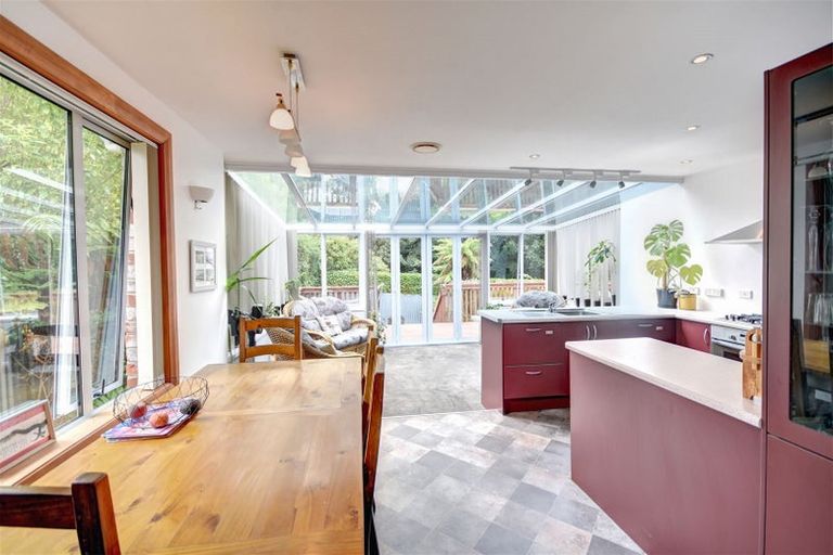 Photo of property in 18 Glenross Street, Glenross, Dunedin, 9011