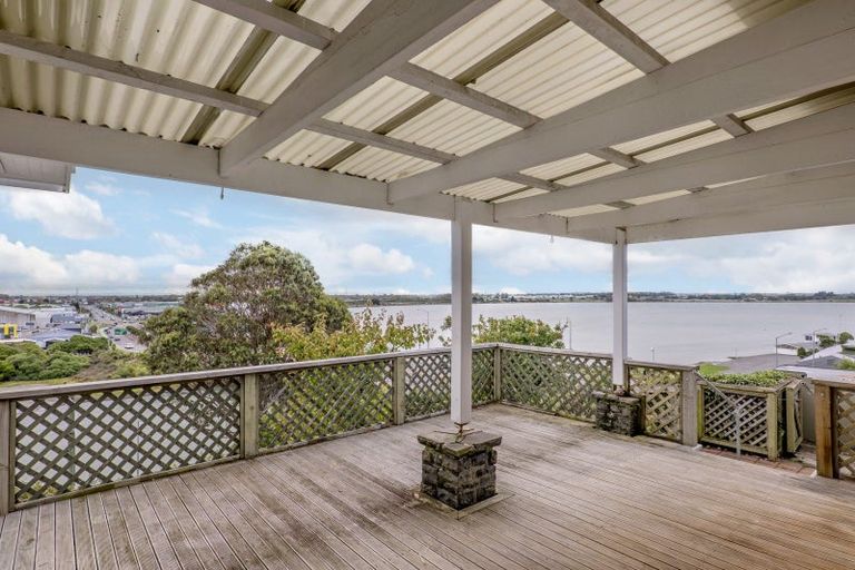 Photo of property in 7 Ferrymead Terrace, Ferrymead, Christchurch, 8081