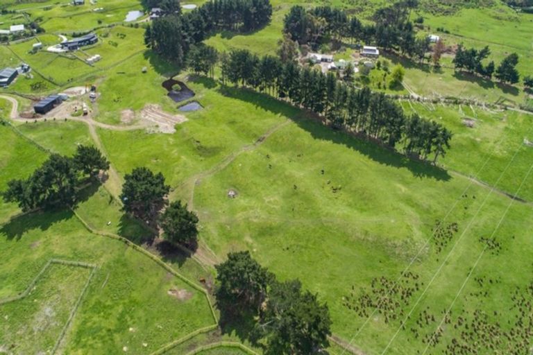 Photo of property in 181 Swamp Road, Te Horo, Otaki, 5581