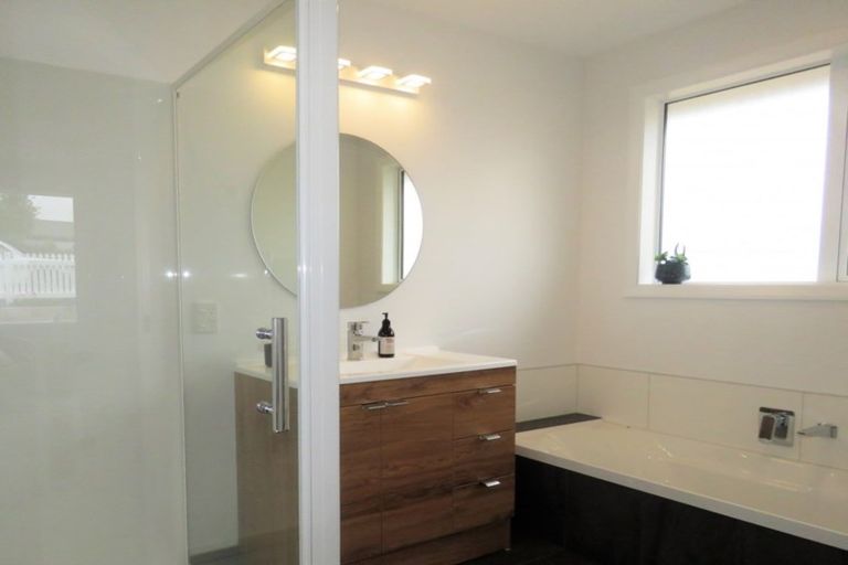 Photo of property in 9 Grove Avenue, Weston, Oamaru, 9401