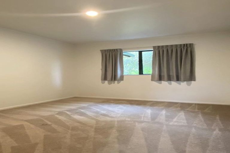 Photo of property in 2/73 Bond Crescent, Forrest Hill, Auckland, 0620