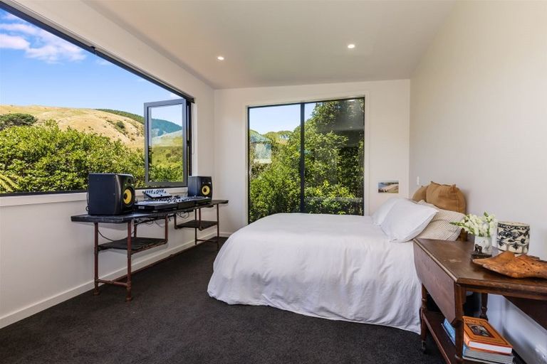 Photo of property in 114 Muri Road, Pukerua Bay, 5026