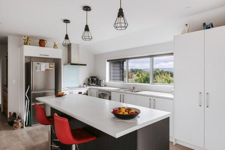 Photo of property in 14 Anglers Way, Omokoroa, 3114