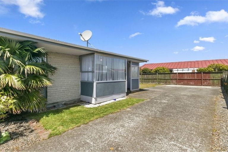 Photo of property in 18b Reese Jones Grove, Maungaraki, Lower Hutt, 5010