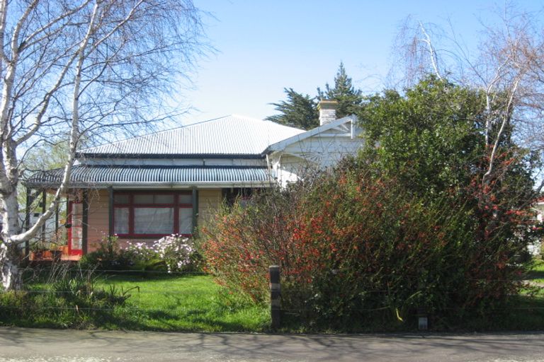 Photo of property in 12 Ngareta Street, Marton, 4710