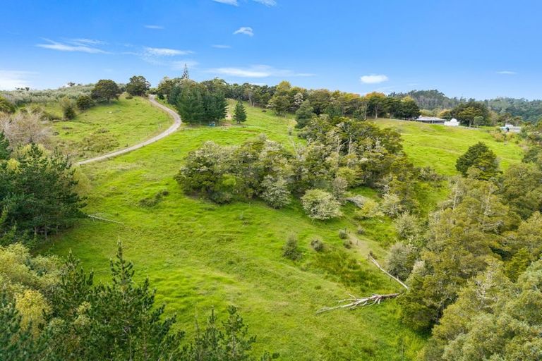 Photo of property in 240 Pukeatua Road, Maungatapere, Whangarei, 0179