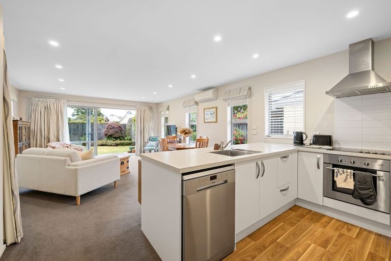 Photo of property in 2/51 Barrington Street, Somerfield, Christchurch, 8024