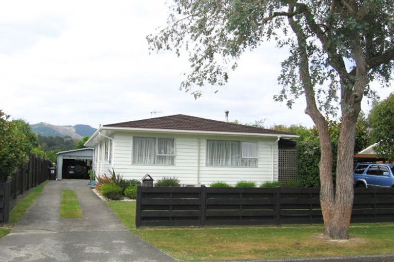 Photo of property in 13 Seattle Grove, Totara Park, Upper Hutt, 5018