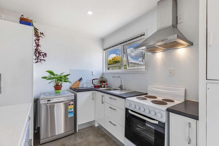 Photo of property in 4 Galilee Avenue, Red Hill, Papakura, 2110