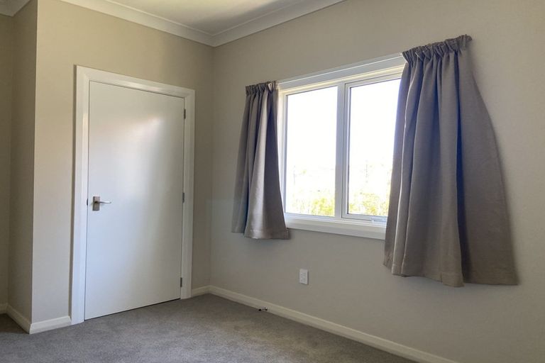 Photo of property in 3/133-135 Cuba Street, Petone, Lower Hutt, 5012