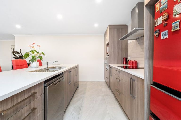 Photo of property in 36 Kitemaunga Avenue, One Tree Point, 0118