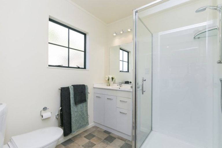 Photo of property in 5 Furlong Crescent, Churton Park, Wellington, 6037