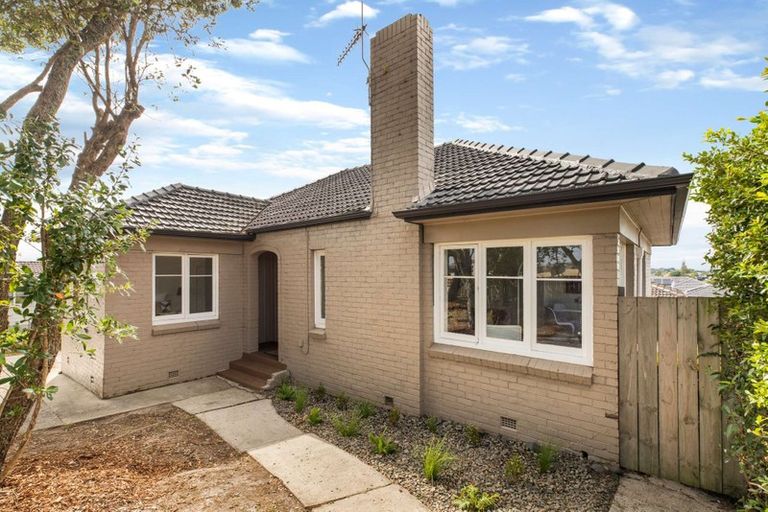 Photo of property in 1/46 West Coast Road, Glen Eden, Auckland, 0602