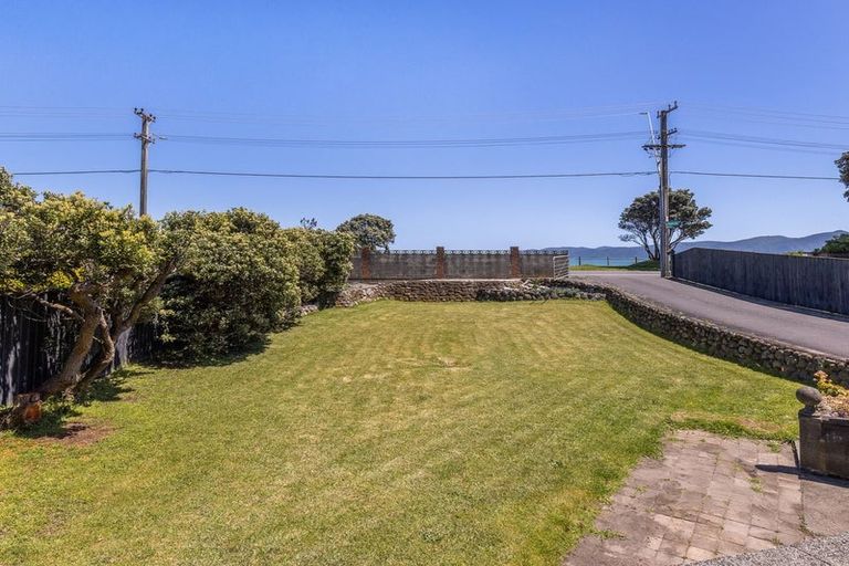 Photo of property in 104 Marine Parade, Paraparaumu Beach, Paraparaumu, 5032