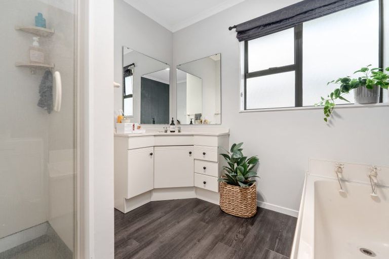 Photo of property in 10 Parnell Heights Drive, Kelvin Grove, Palmerston North, 4414