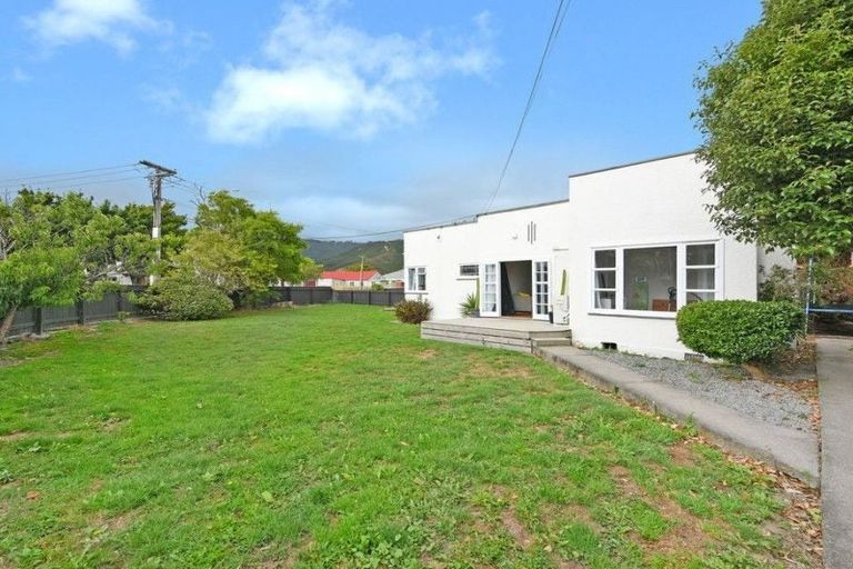 Photo of property in 158 Naenae Road, Naenae, Lower Hutt, 5011