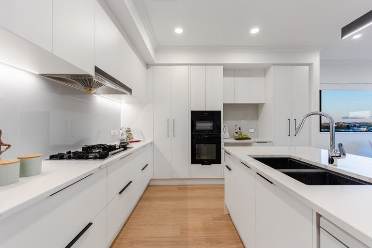 Photo of property in 39 Davey Crescent, Orewa, 0931