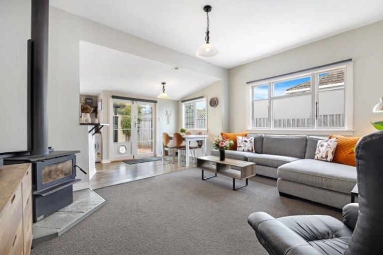 Photo of property in 12 Manning Place, Woolston, Christchurch, 8023