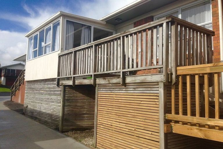 Photo of property in 12b Bellcroft Place, Belmont, Auckland, 0622