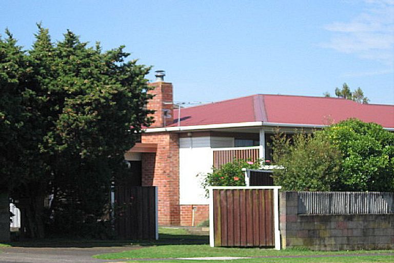 Photo of property in 83 Reeves Road, Pakuranga, Auckland, 2010