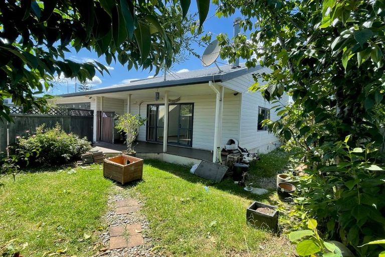 Photo of property in 2/136 Coronation Road, Papatoetoe, Auckland, 2025