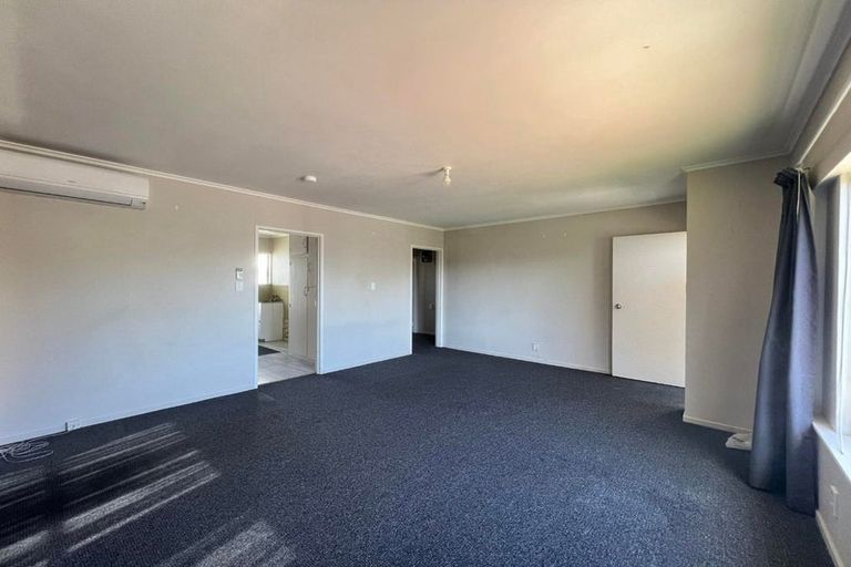Photo of property in 1/115 Mcleod Road, Te Atatu South, Auckland, 0610