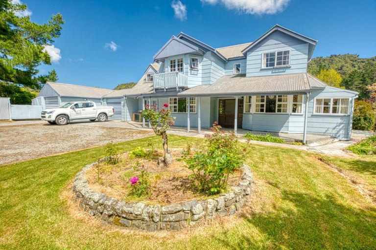 Photo of property in 19 Baty Place, Coal Creek, Greymouth, 7802